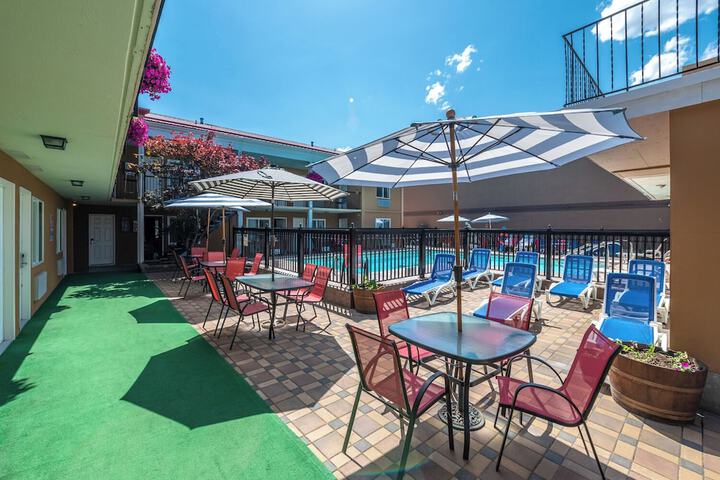 Sahara Courtyard Inn Penticton
