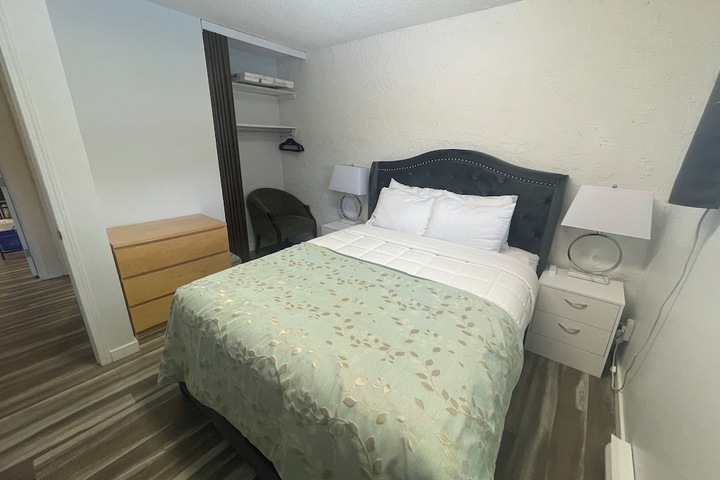 Room 43 of 59