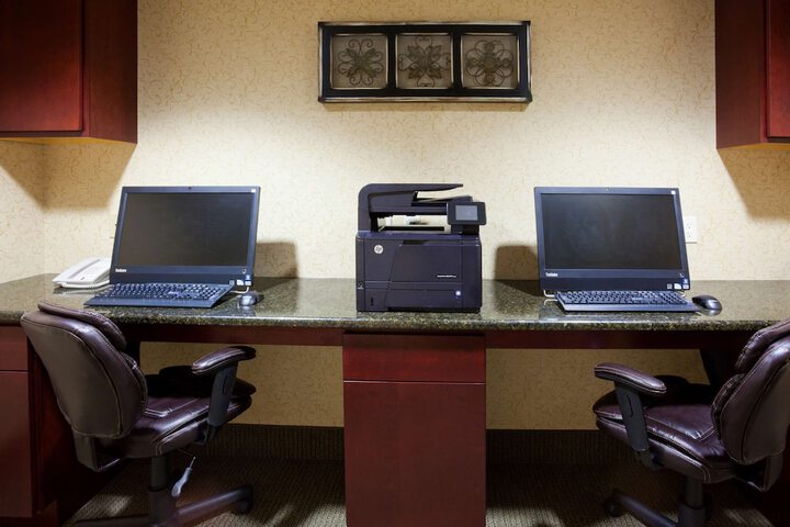 Business Center 27 of 27