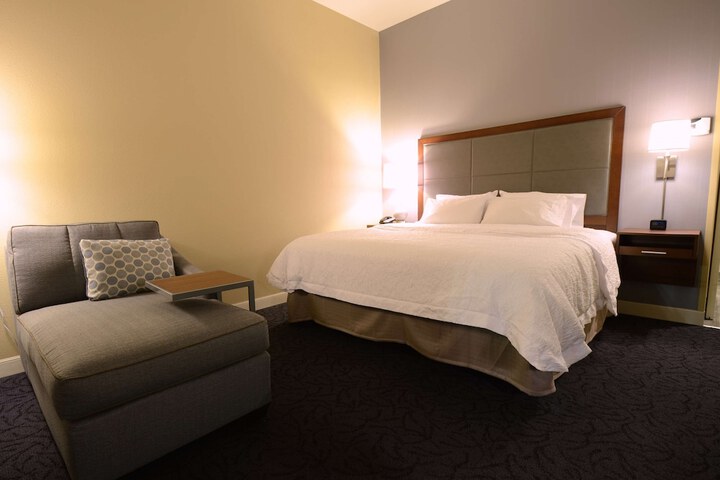 Room 17 of 35