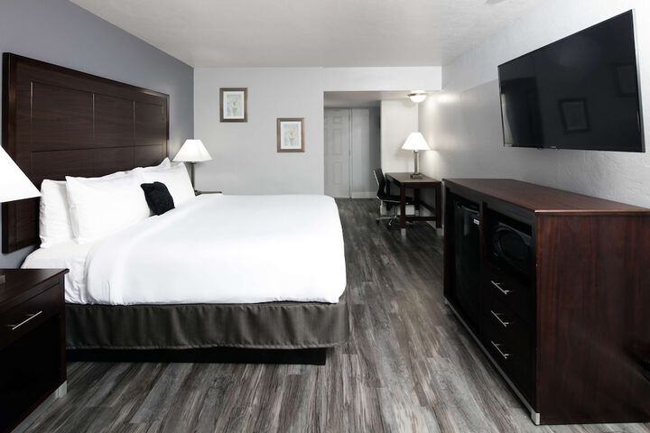 Room 18 of 32