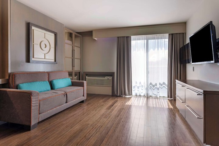 Room 30 of 49