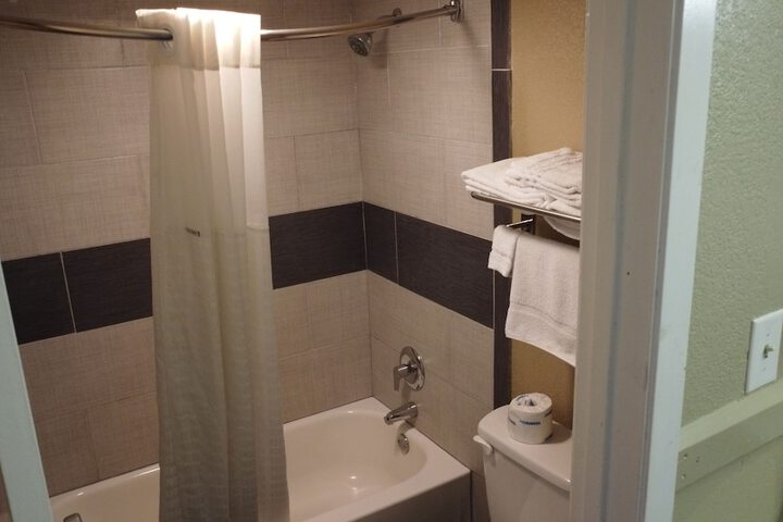 Room 16 of 36
