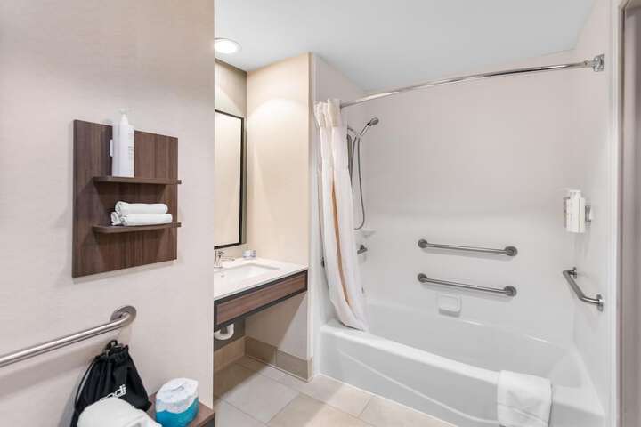 Hilton Garden Inn Overland Park
