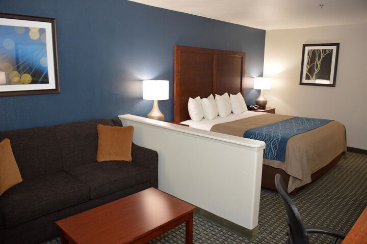 Room 27 of 38