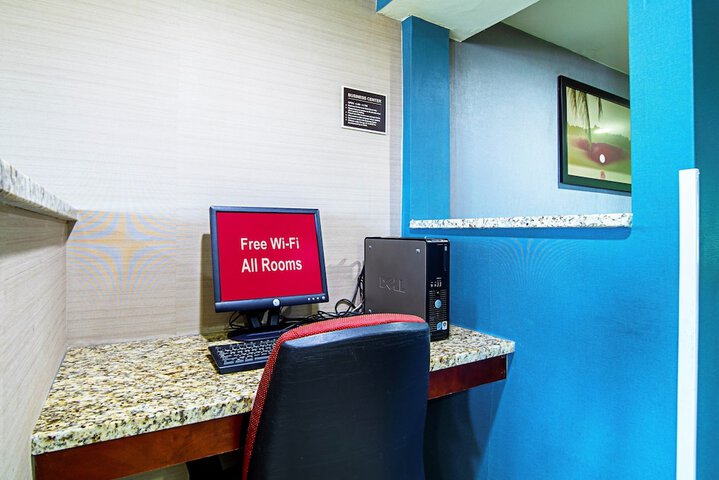 Red Roof Inn & Suites Greenwood SC