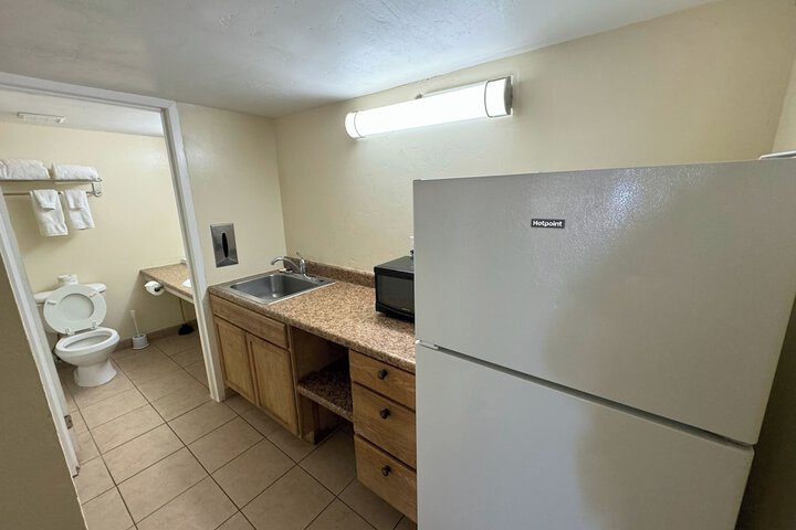 Room 25 of 27