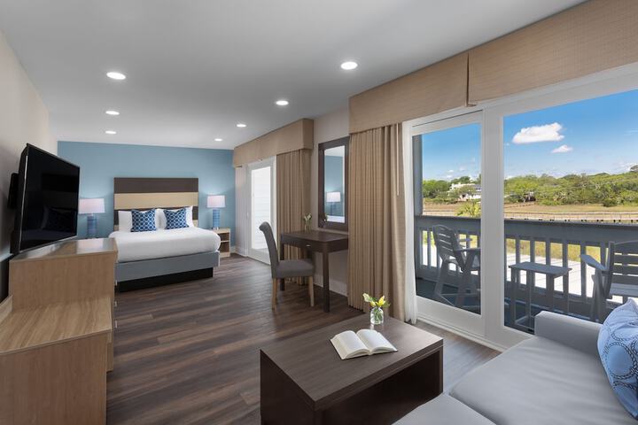 Shem Creek Inn