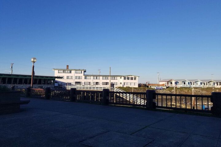 Islander Westport