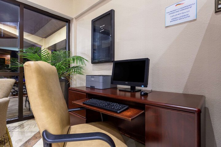 Business Center 39 of 39