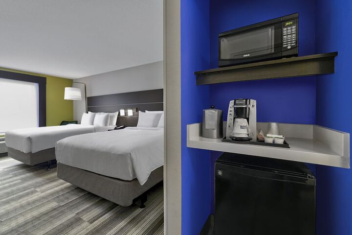 Room 27 of 59