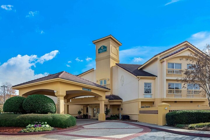 Hotel 4 of 34