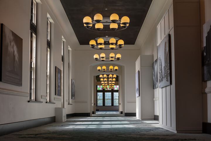 Ballroom/Hall 29 of 32