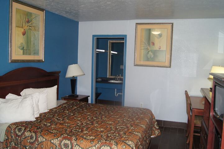 Room 17 of 23