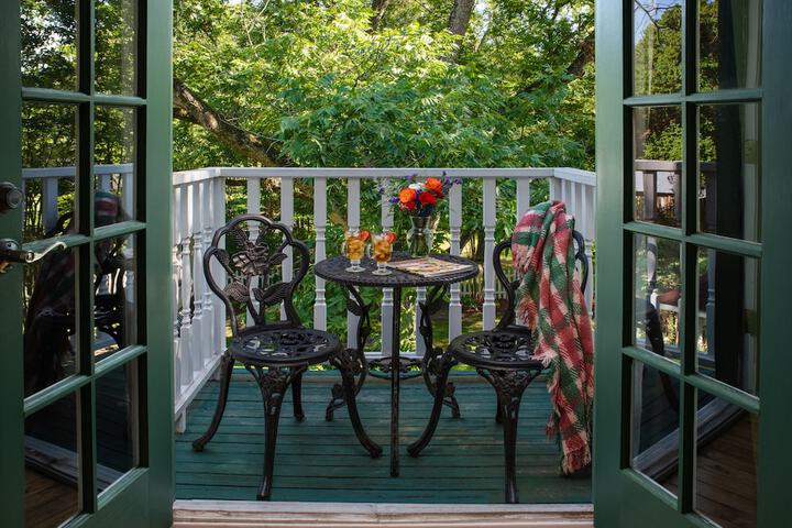 White Oak Manor Bed & Breakfast