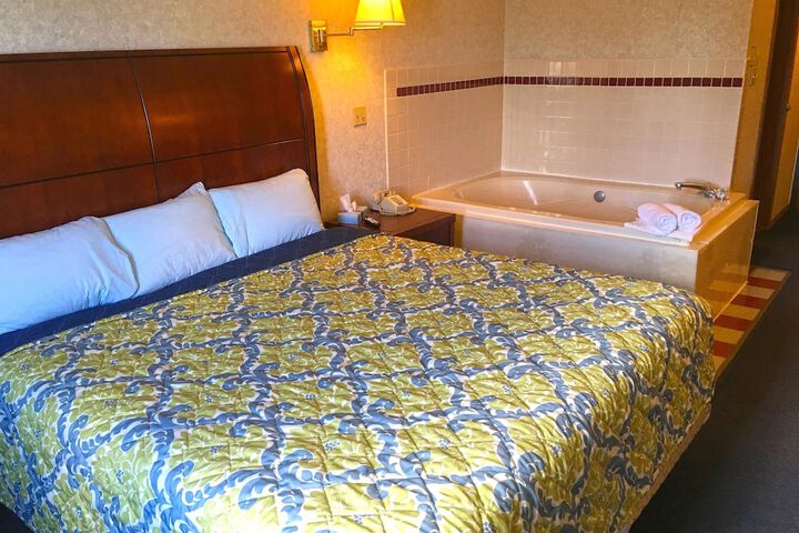 Room 19 of 43