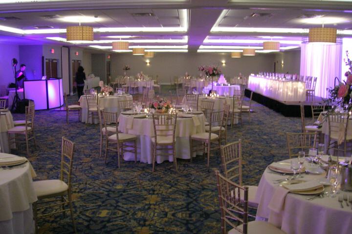 Ballroom/Hall 75 of 86