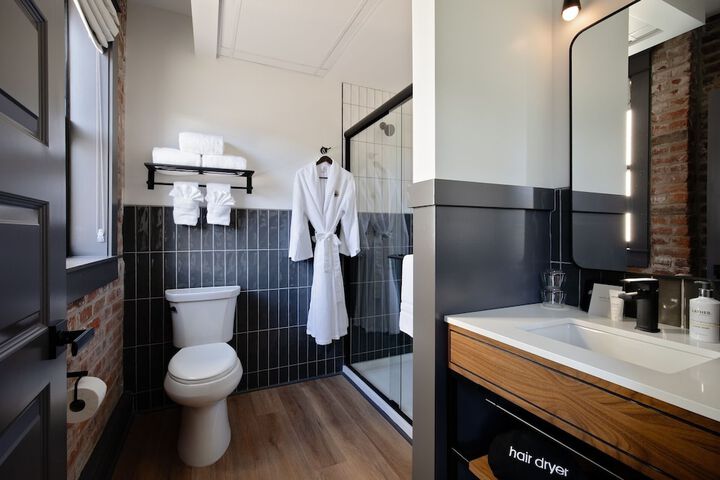 Lightwell Hotel & Spa