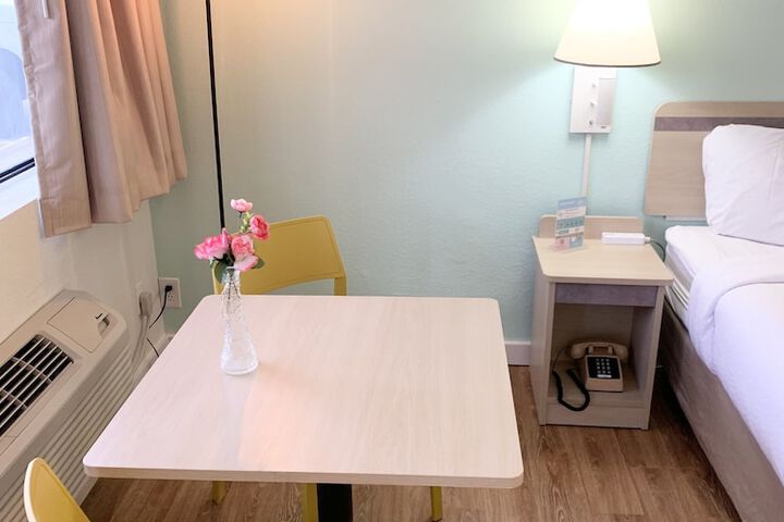 Room 53 of 74