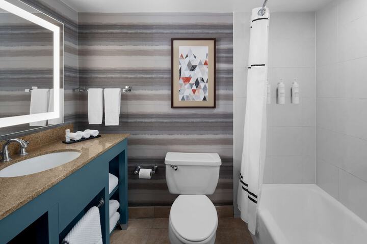 Room 25 of 43
