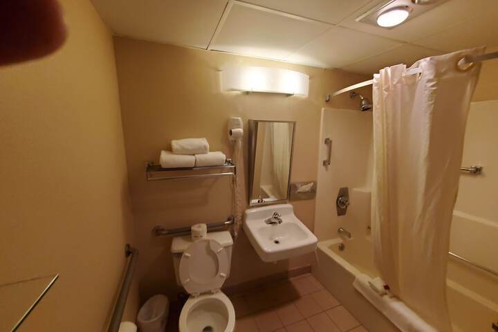 Room 13 of 30