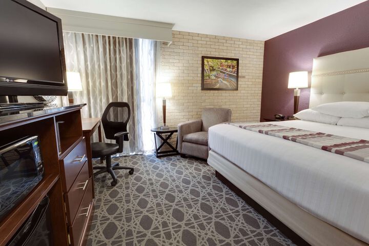Room 16 of 31