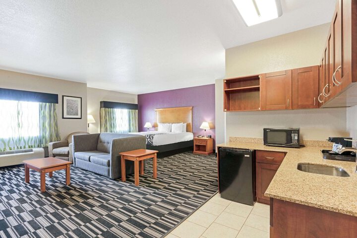 Room 14 of 38