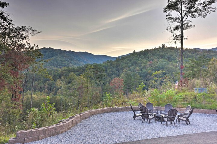 Family Holiday Retreat! Mtn-view Blue Ridge Home