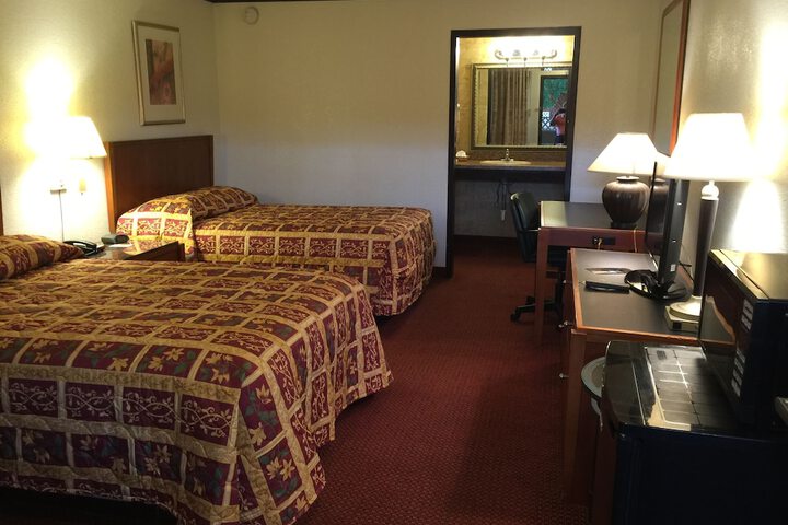 Room 4 of 6
