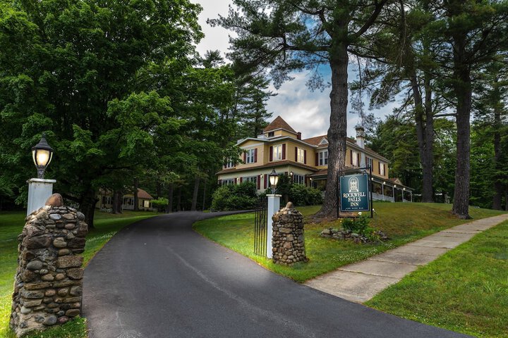 Rockwell Falls Inn and Wine Bar