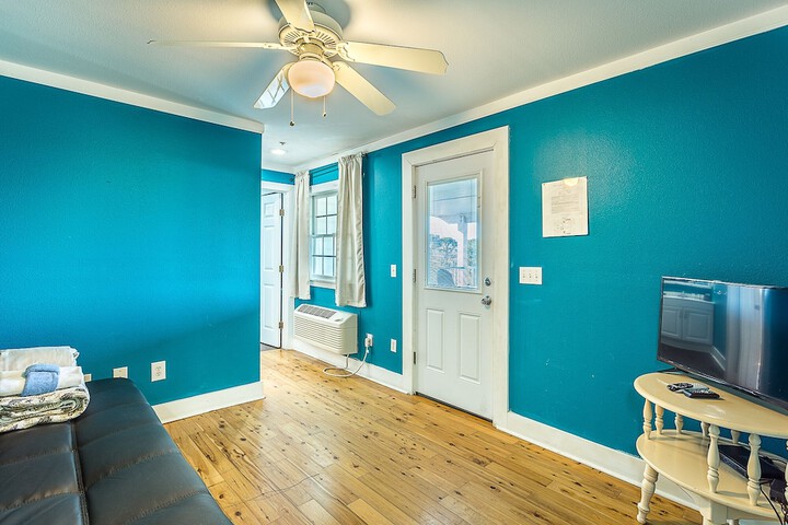 Room 45 of 76