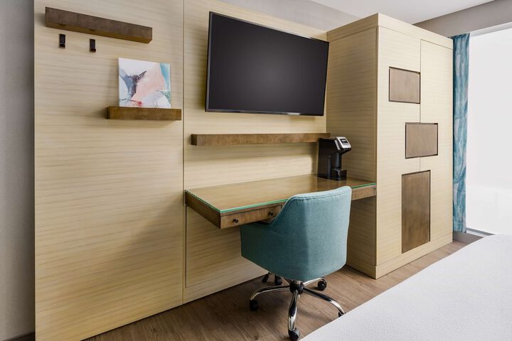 Room 26 of 37