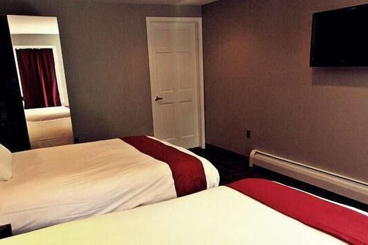 Room 3 of 8