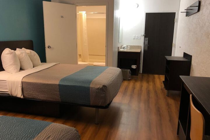 Room 9 of 29