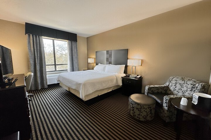 Room 18 of 37