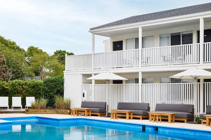 Parker Beach Lodge