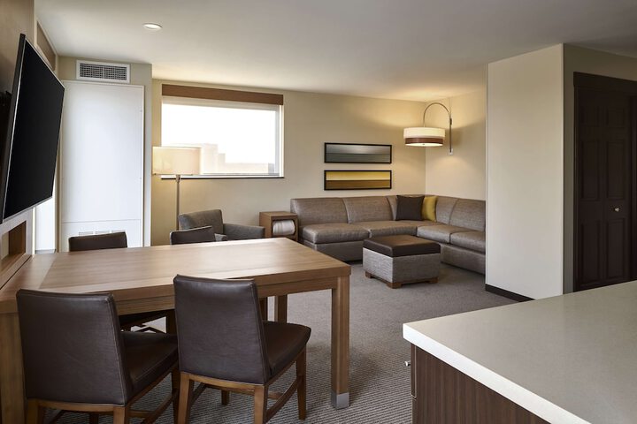 Hyatt Place Wilmington Riverfront