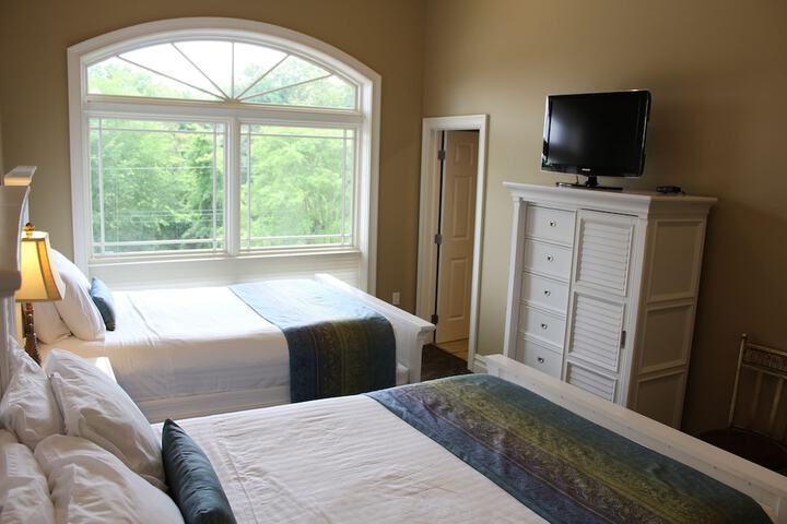 Room 43 of 79