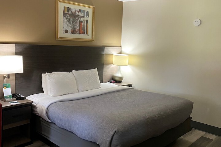 Room 25 of 57