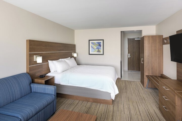Room 38 of 60
