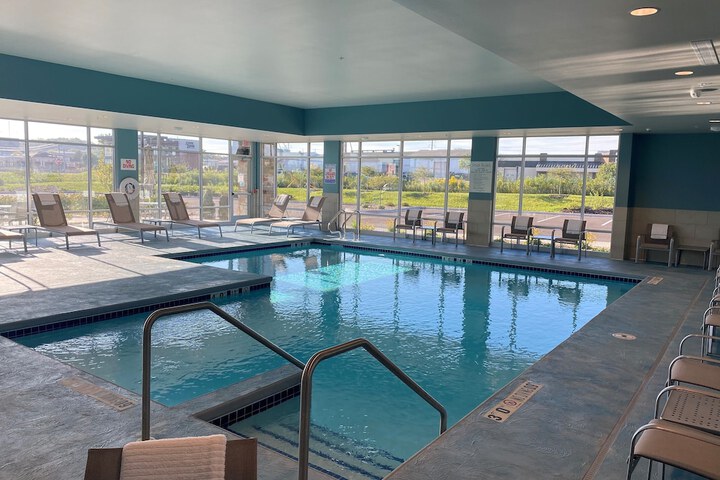 Holiday Inn Express & Suites Madison West - Middleton by IHG