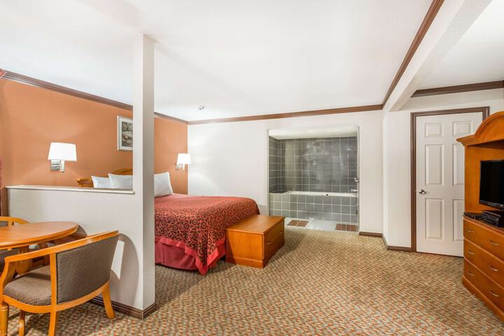 Room 21 of 27