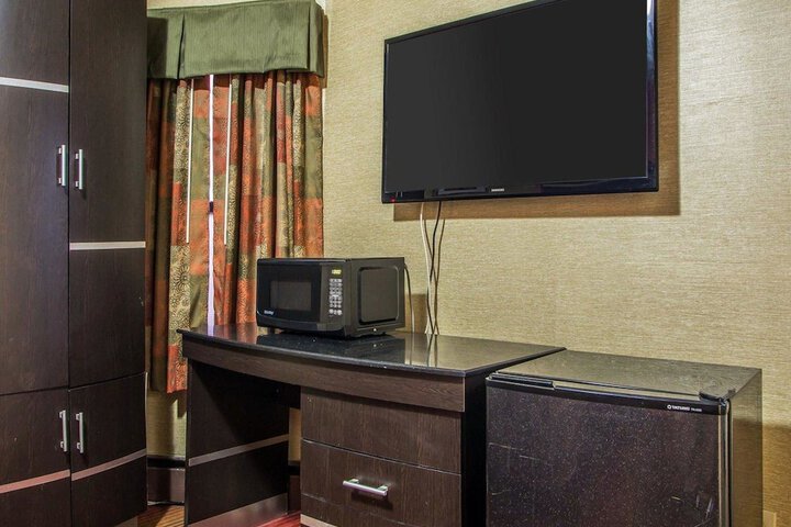 Room 15 of 26