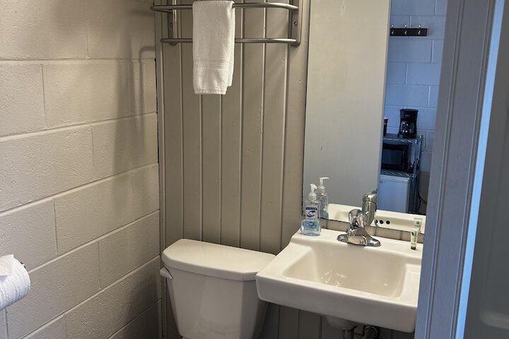Room 11 of 19