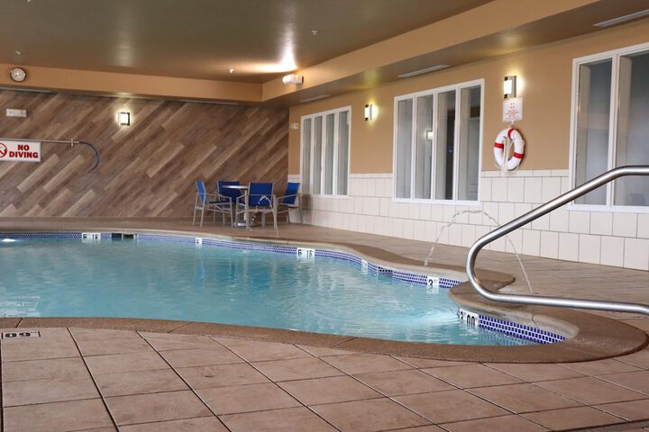 Pool 10 of 38