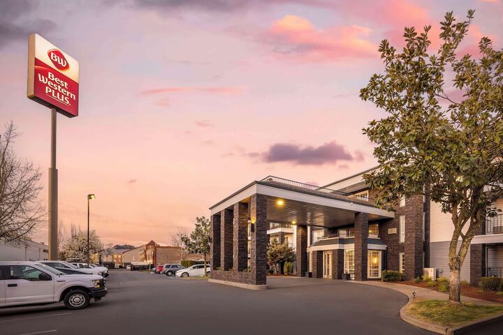 Best Western Plus Grand Manor Inn