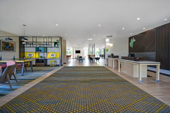 Hotel 6 of 57
