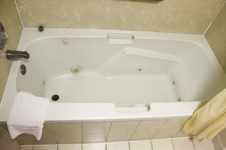 Hot Tub 32 of 32