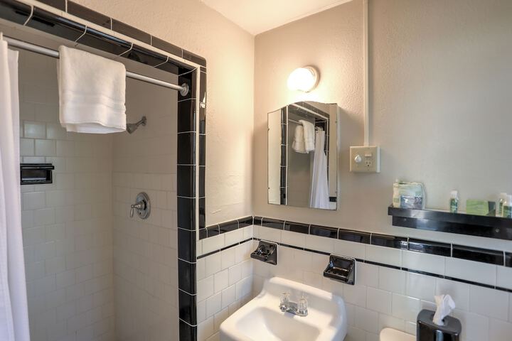 Room 12 of 21
