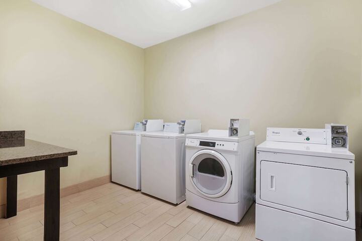Room 15 of 30
